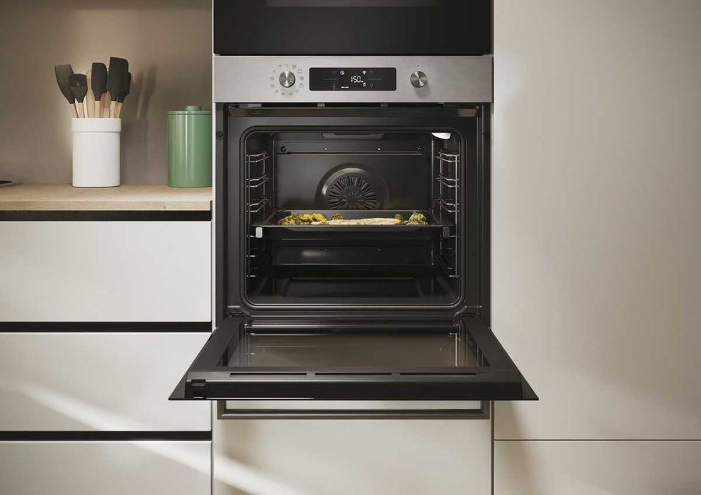 Нова фурна за вграждане Candy 78 литра,пиролиза,WIFI