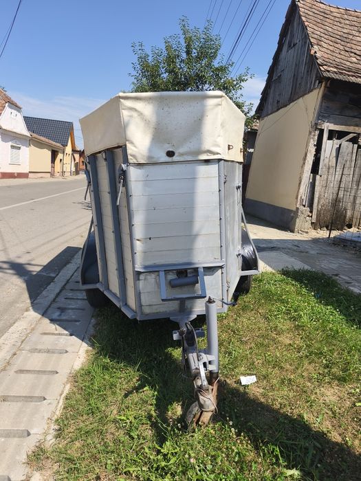 Vând remorca 2T maxima autorizata am 3 luni se poate circula 3 luni numere rosii