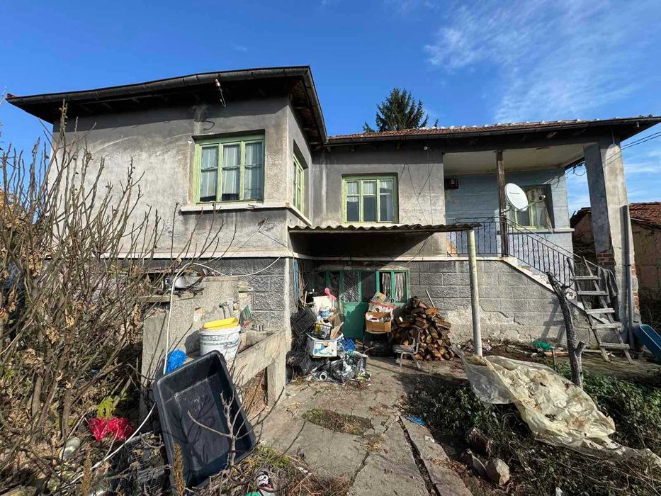 Самостоятелна къща в с.Леново