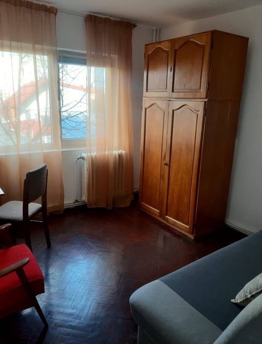 Apartament de închiriat.