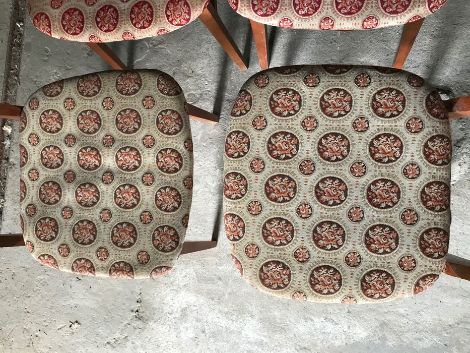 4 scaune sau 2 fotolii vechi / vintage / retro din lemn masiv