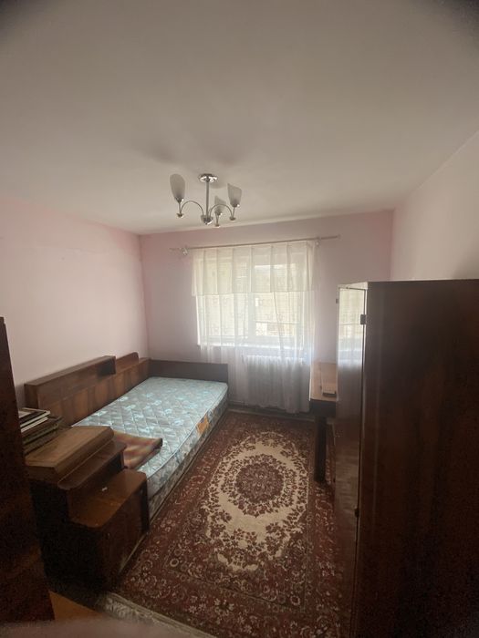 Vând apartament 3 camere