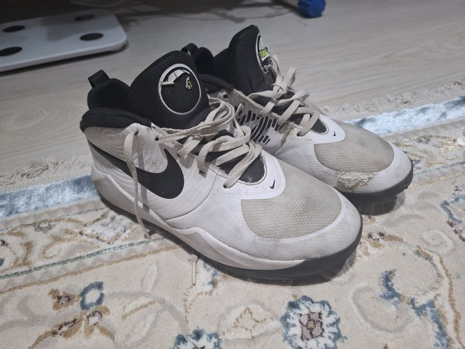 Nike TeamHustle Размер38-39