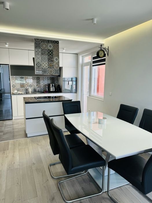 Тристаен апартамент под наем