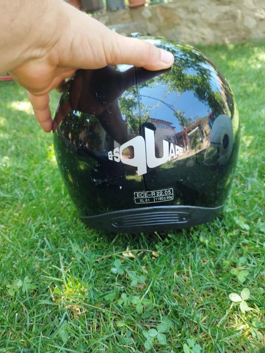 Vând căști moto ( Woodex; B-Square;Caberg). Enduro sau pentru scutere