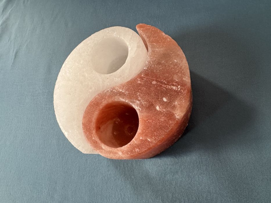 Свещник Ин-Ян от хималайска сол