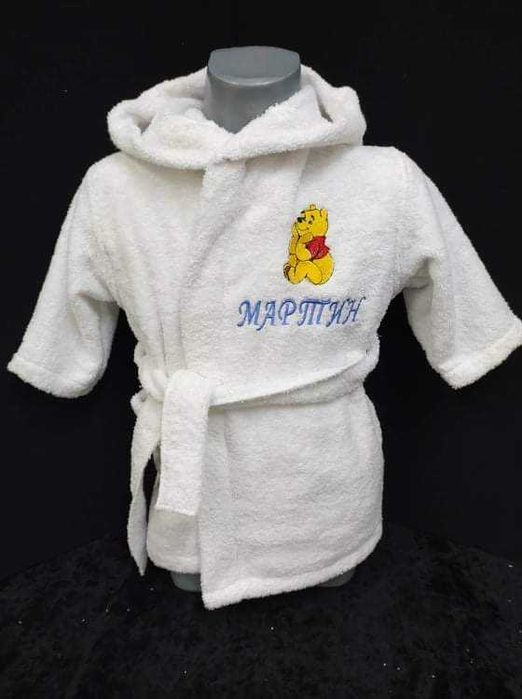 Детски халат с бродерия