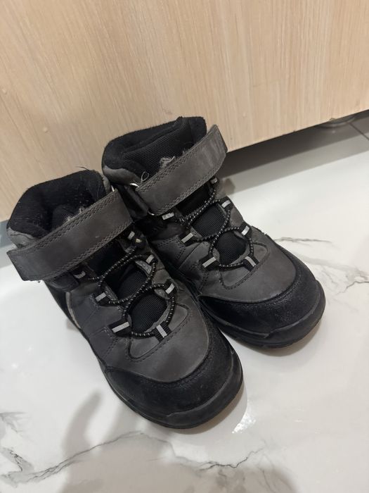 Продам обувь на мальчика весна 27 размер