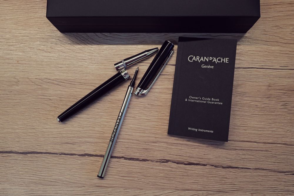 Pix Caran D’Ache Leman Slim Nou elvetian Swiss cutie manual stilou
