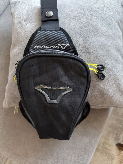 Мото чанта за крака MACNA