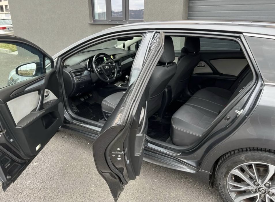Toyota Avensis 2.0 D-4D Diesel 2015 Euro 6
