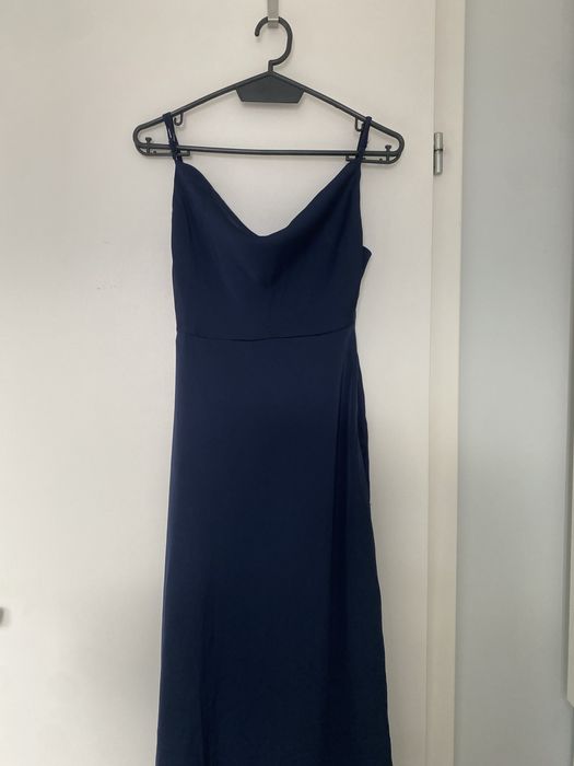 Дълга сатенена рокля