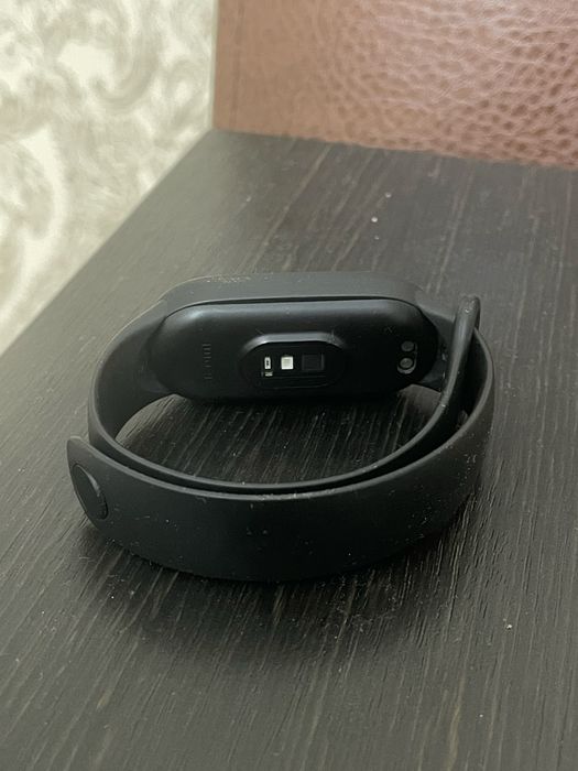 Продам фитнес-браслет Xiaomi Mi Smart Band 7