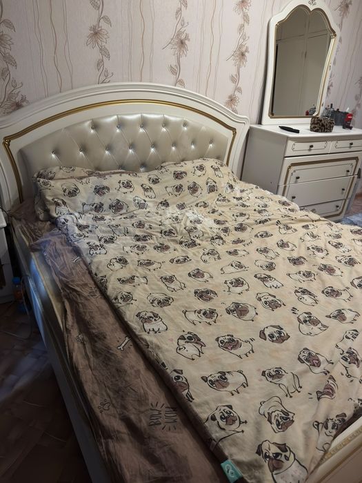Двуспальная кровать евродвушка