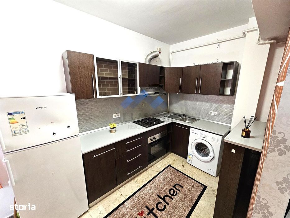 Palas, Hotel International, apartament spatios in bloc nou