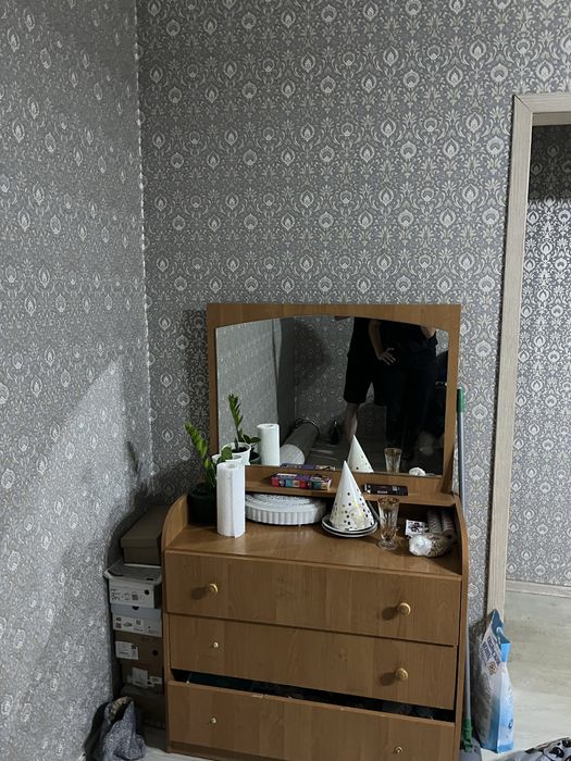 Б/у мебель,телевизор с комодом вместе,и шкаф