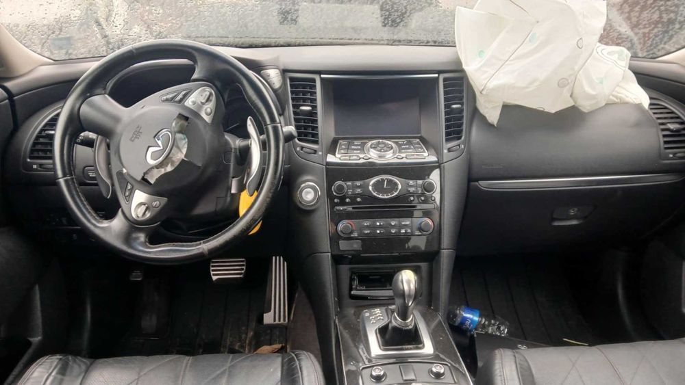 На части Инфинити QX70 3.0D 2017г