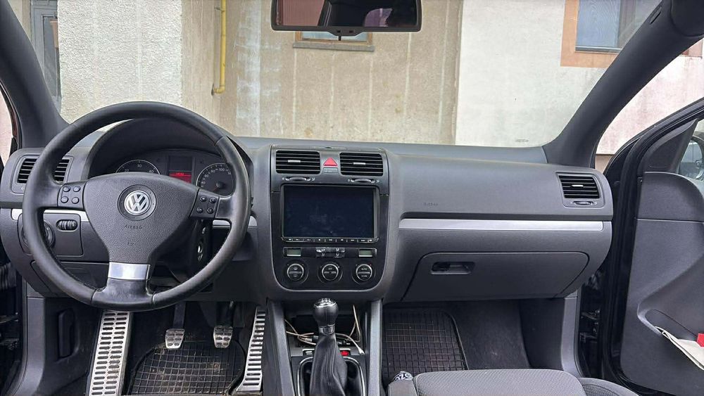 Schimb cu vito  golf 5 pachet gti 2.0tdi sau schimb cu 4x4