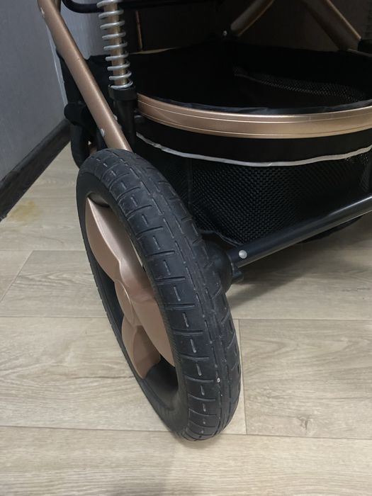 Прадается коляска