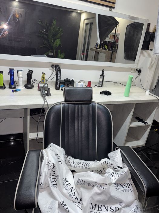 Scaun frizerie piele  doar in constanta