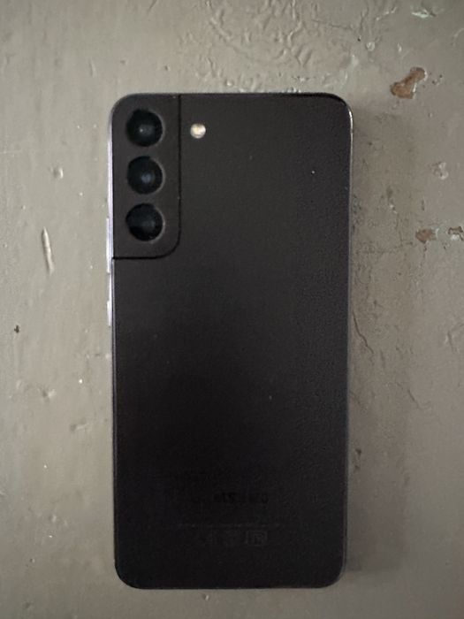 Samsung s22+ телефон