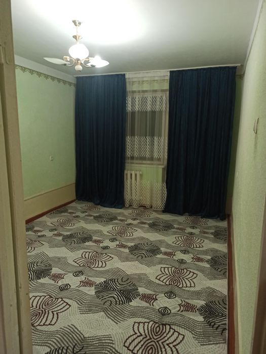 3-хонали критида турон банк олдида