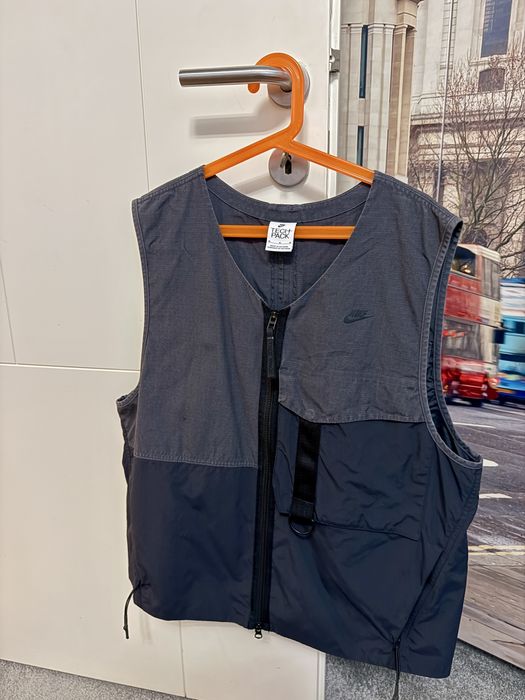 Nike Tech Pack елек, сив-черен