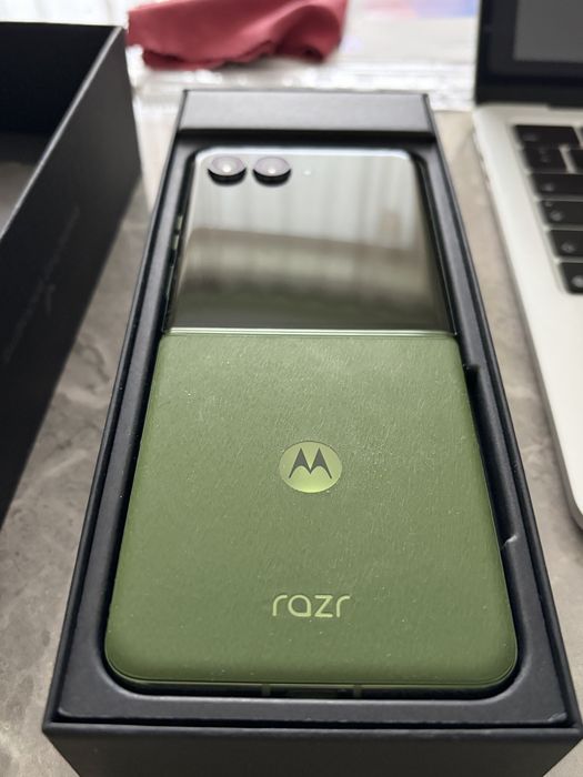 Motorola Razr 50 Ultra 512GB 12GB RAM