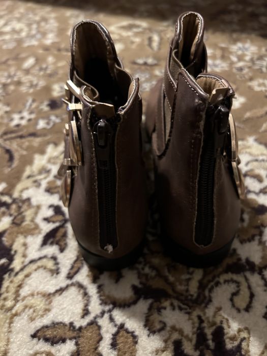 Дамски обувки