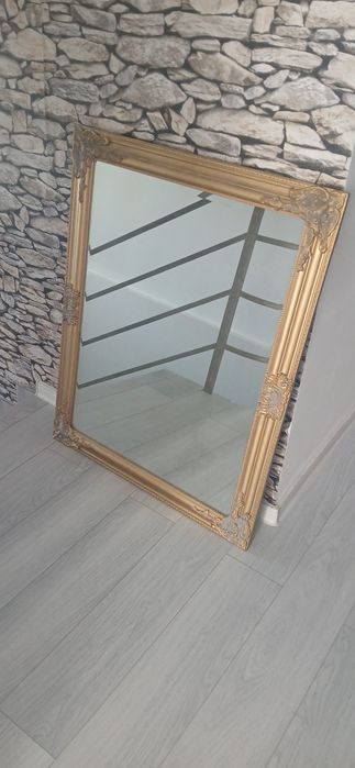 Oglindă nouă, model vintaje