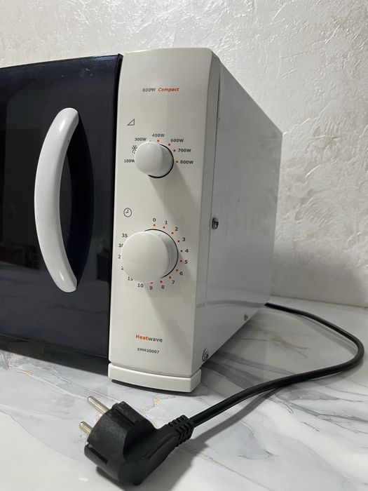 Микроволновка Electrolux
