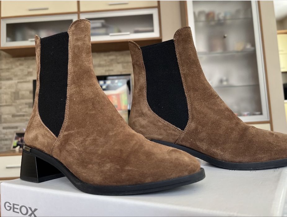 Дамски боти от велур