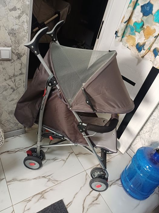 Продаётся прогулочная коляска трость