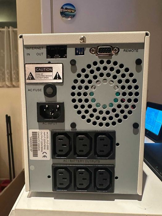 Продавам UPS Info-Rise Technologies