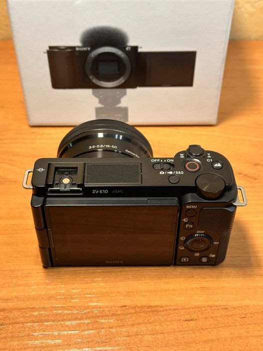 Sony zv-e10 с объективом 16-50