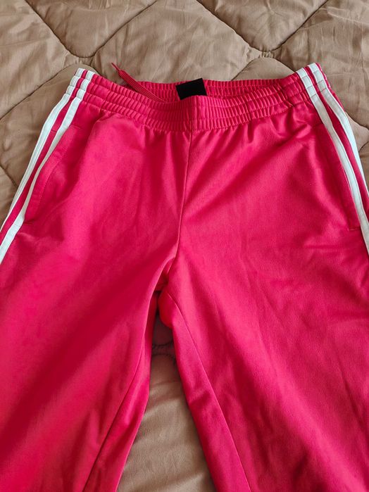 Оригинален екип Adidas S 38 размер.