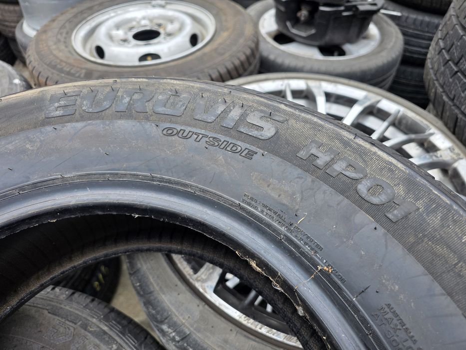 2бр Летни гуми 235 60 16 - Roadstone (Nexen)