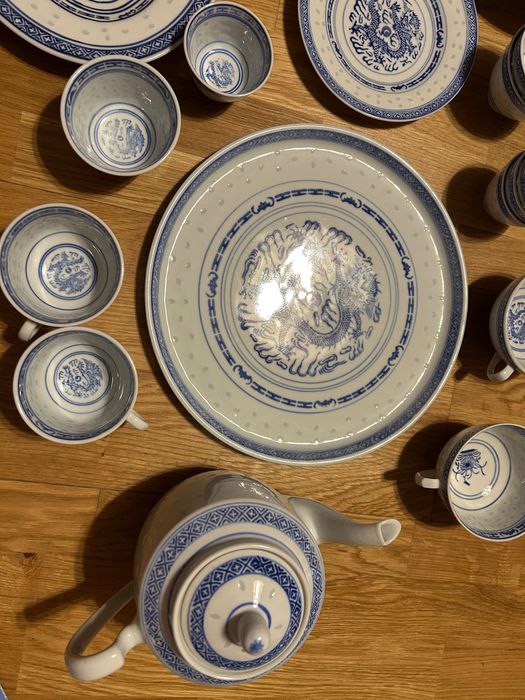 Colecție de boluri, farfurioare și cești chinezești bob de orez