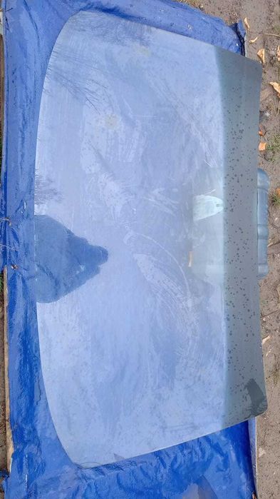 Лобовое стекло на Москвич 2715 Ода версия