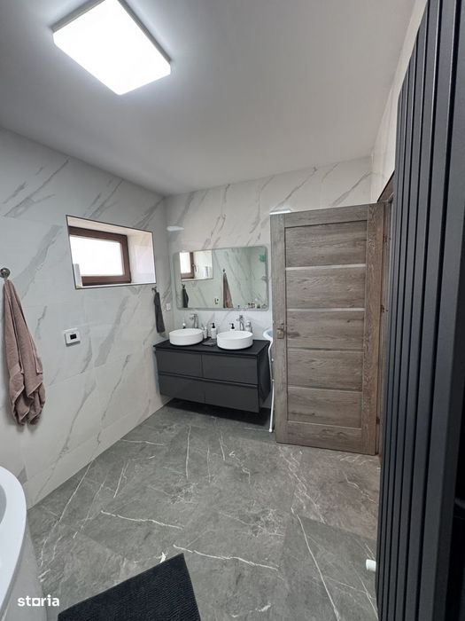Casa cu 3 dormitoare, Living , Bucatarie, Dining, Caraseu, 15 Km de Sa