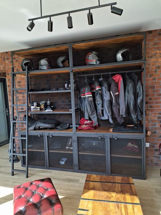 Comoda și raft stil industrial pentru moto sau dressing cu scara