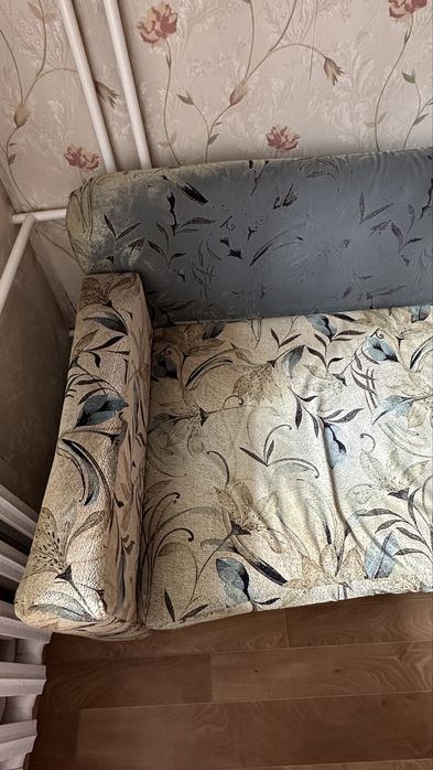 Отдам диван б/у