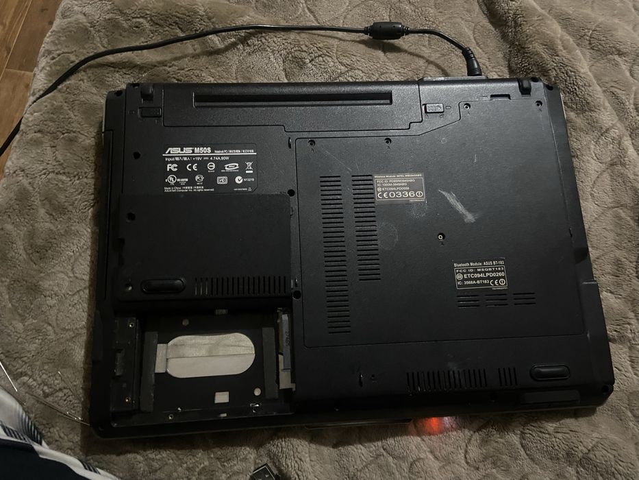 Продам ноудбук на запчасти