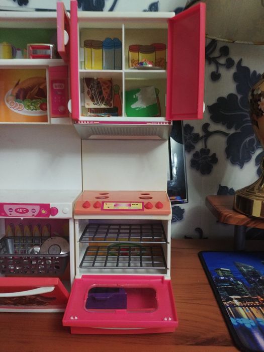 Продаю игровой набор мебели Monsters High