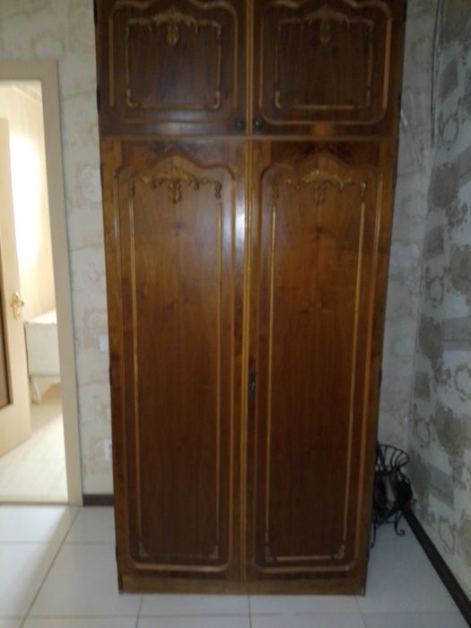 Срочно продается сервант+ шкаф+ кровать