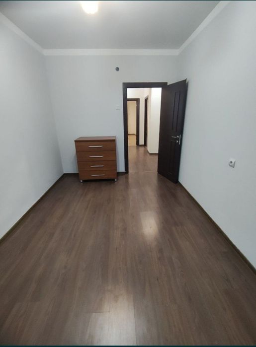 Сергили 9худуд 90квадрат 3хона метрони 3бекати аренда 350д