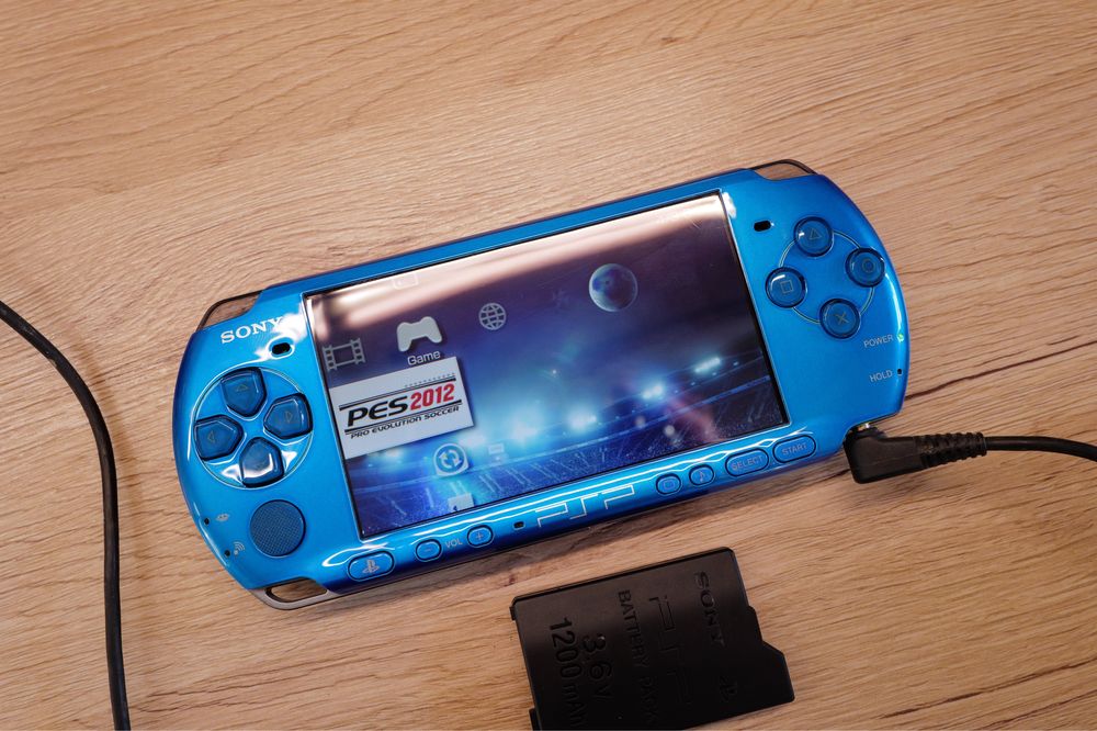 Consola joc PSP Playstation Vibrant Blue 3004 impecabila Card Charger