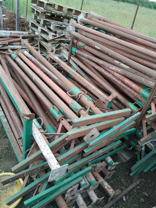 Popi metalici  constructii