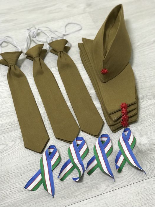 Пилотки и галстуки на 9 мая