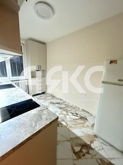 Тристаен апартамент под наем в Центъра до МЕТРОСТАНЦИЯ